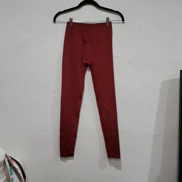 Alphalete Aplify & Gymshark Leggings - Picture 7 of 16